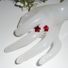 Doppelter Blumenring aus rotem Swarovski-Kristall