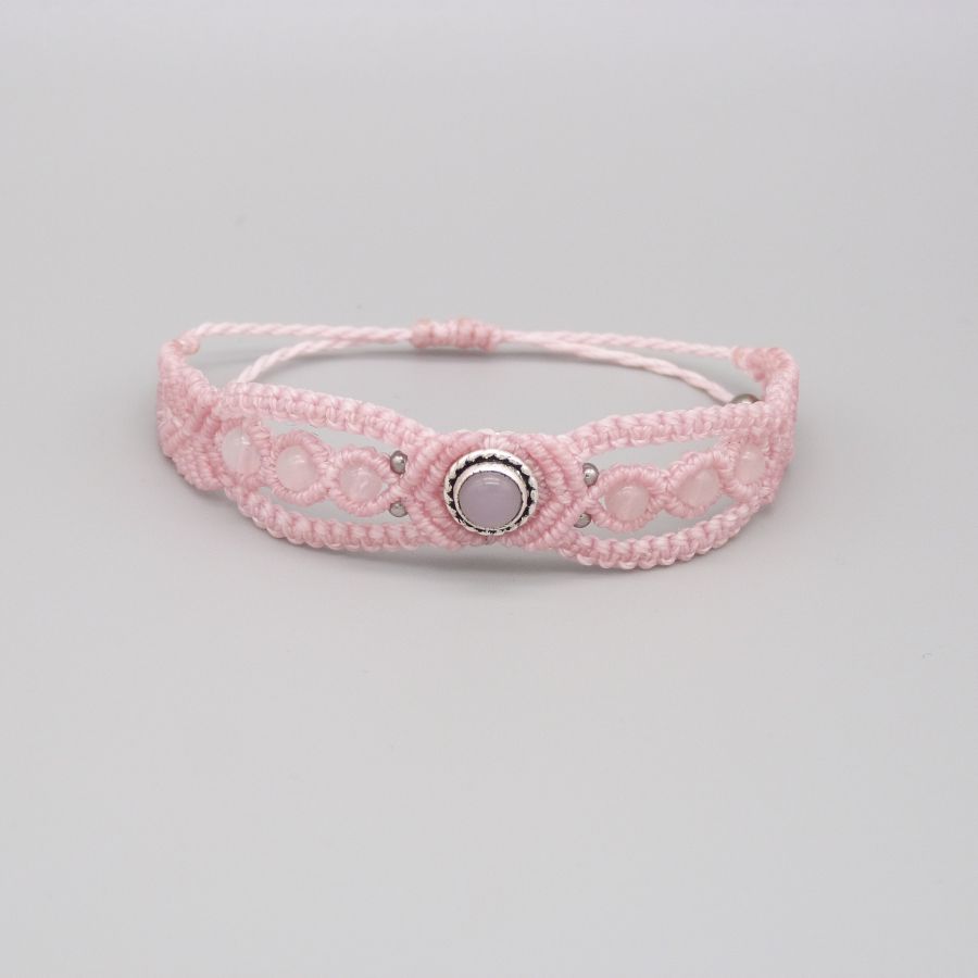 Rosafarbenes Mikro-Makramee-Armband mit einem Rosenquarz-Steinbesatz