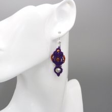 Violette Ohrringe aus Mikro-Makramee mit Haken aus 925er Silber