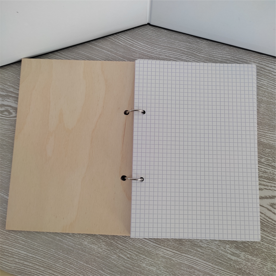 Intimes Notizbuch mit pyrografiertem Holzeinband (Handarbeit), personalisierbar