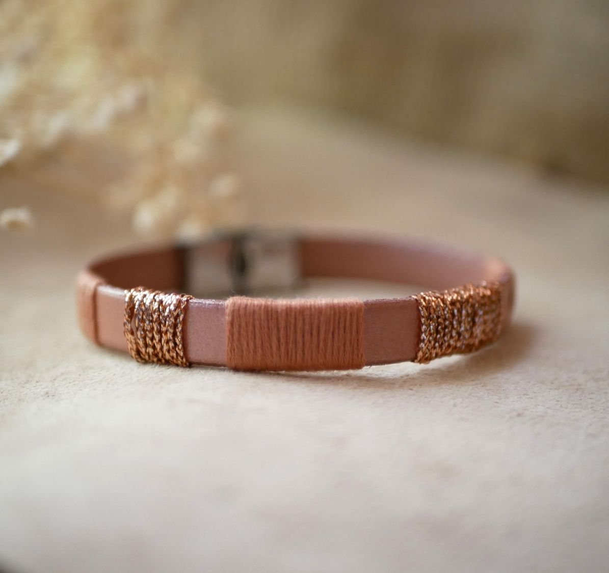 Bracelet en cuir femme rose poudré et tissé