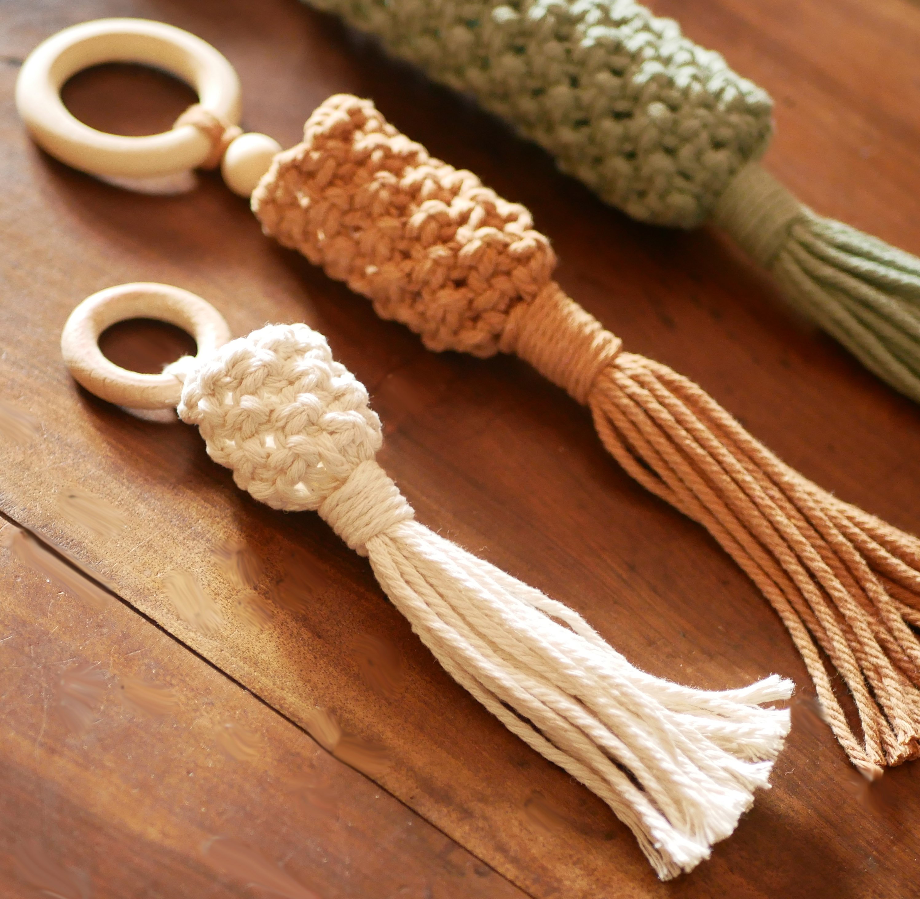 Petite suspension en macram&eacute; pour mini plantes avec corde coton Beige sable
