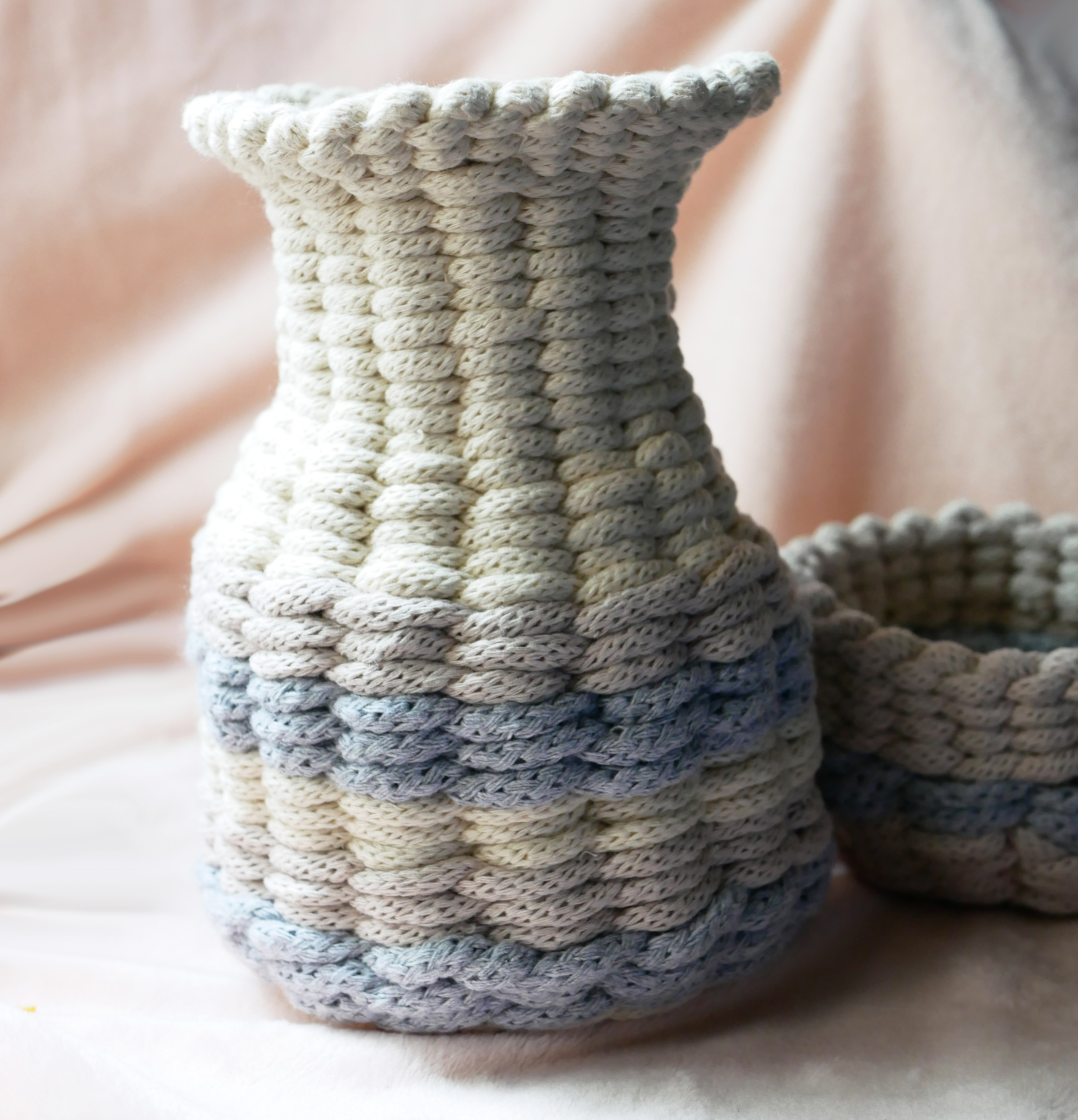 Vase en tissage de coton 3 couleurs rayées