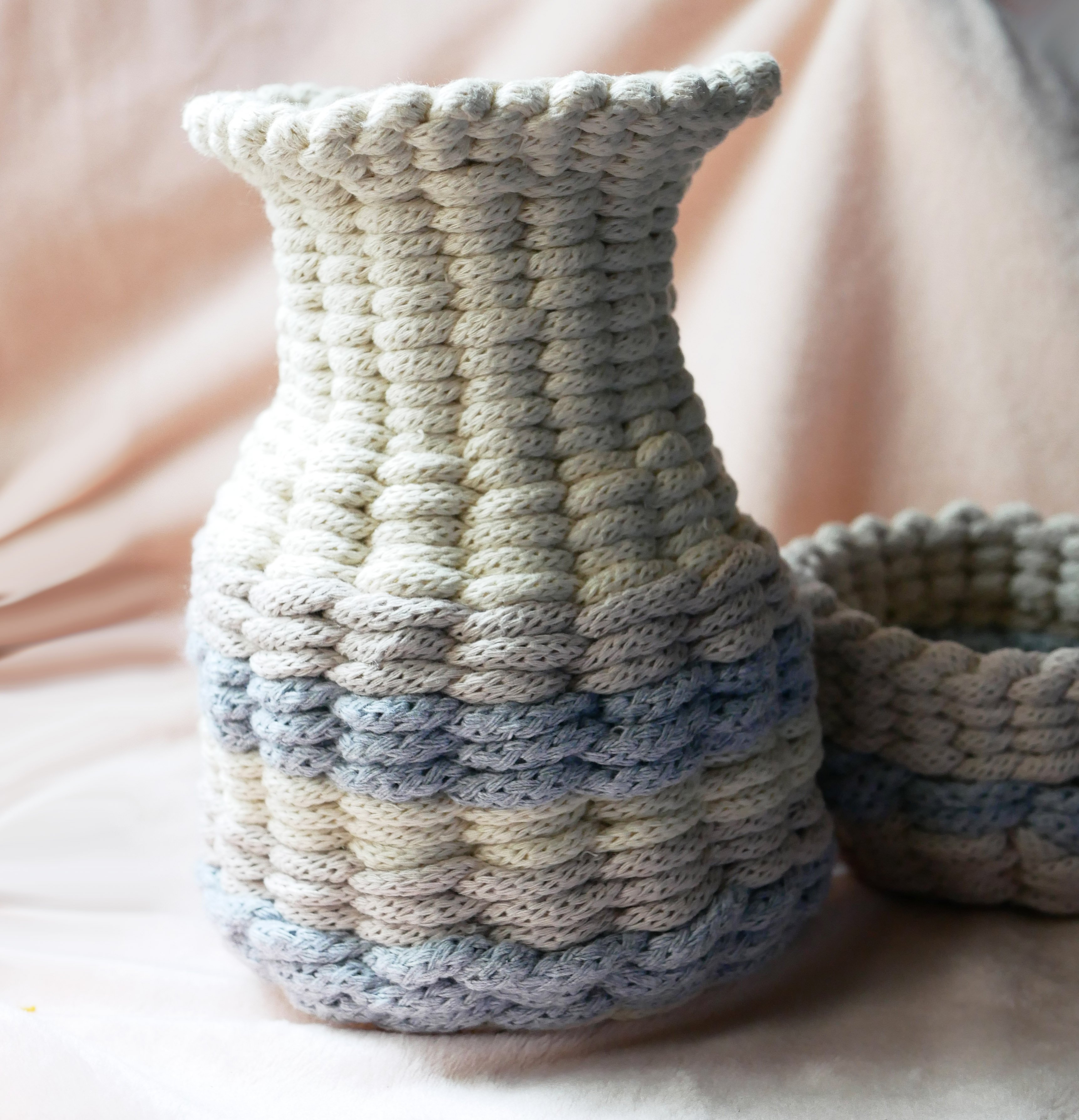 Vase en tissage de coton 3 couleurs rayées