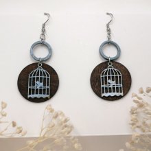 Grafische Ohrringe aus Walnussholz Vogelkäfig-Anhänger