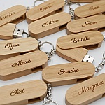 USB-Stick aus Bambusholz 16 GB als Schlüsselanhänger zum Gravieren und Selbstgestalten