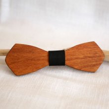 Herrenschmetterlingsbinde aus französischem Holz 'le rablé long' anpassbar