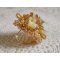 Sunflower Gold Haute-Couture Ring bestickt mit Rocailles in 24 Karat vergoldet und Swarovski-Kristallen 