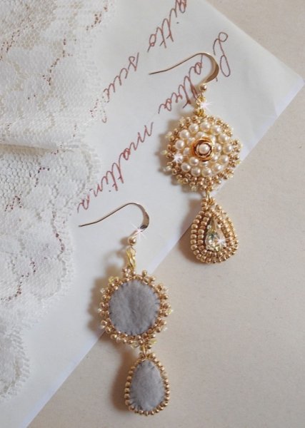 BO Roses Dor&eacute;es brod&eacute;es avec des perles, cristal de Swarovski fa&ccedil;on romantique