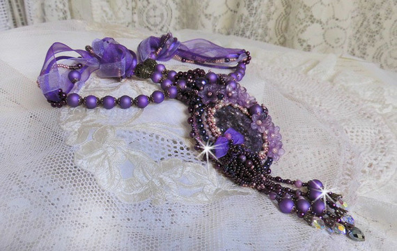 Chinese Purple Stone Anhänger Halskette bestickt mit Edelsteinen die Sugiliten