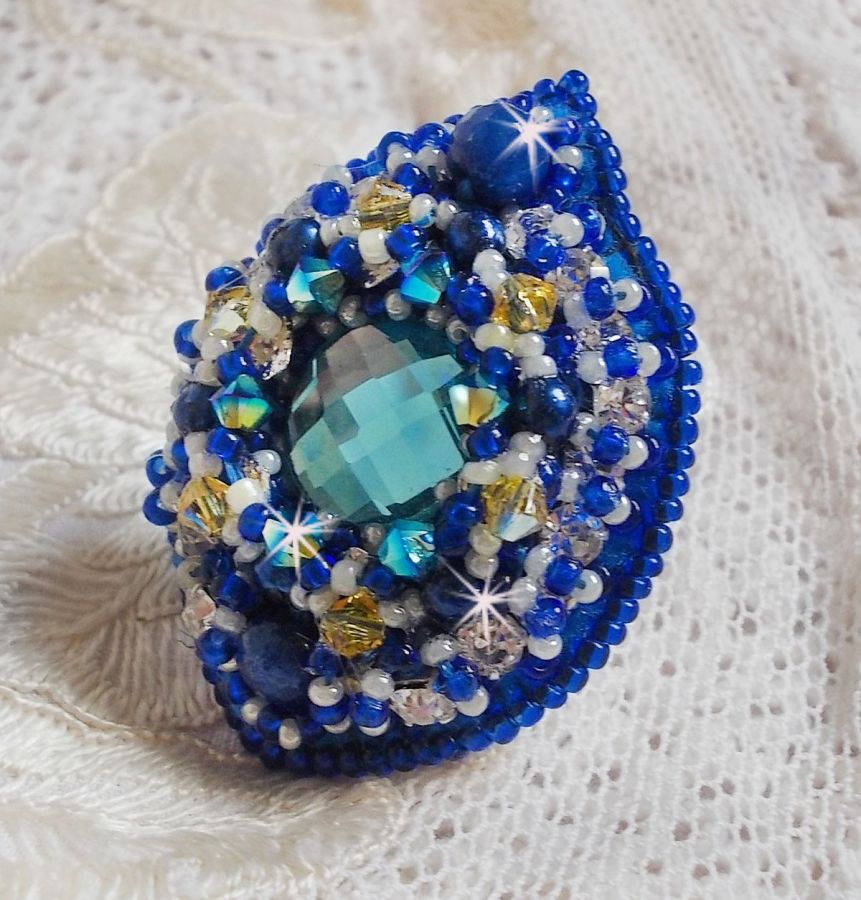 Blue Palace Ring, ein authentisches Design mit blauen Rocailles-Perlen und Swarovski-Kristallen