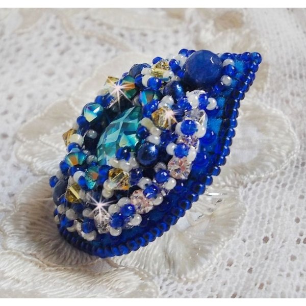 Blue Palace Ring, ein authentisches Design mit blauen Rocailles-Perlen und Swarovski-Kristallen