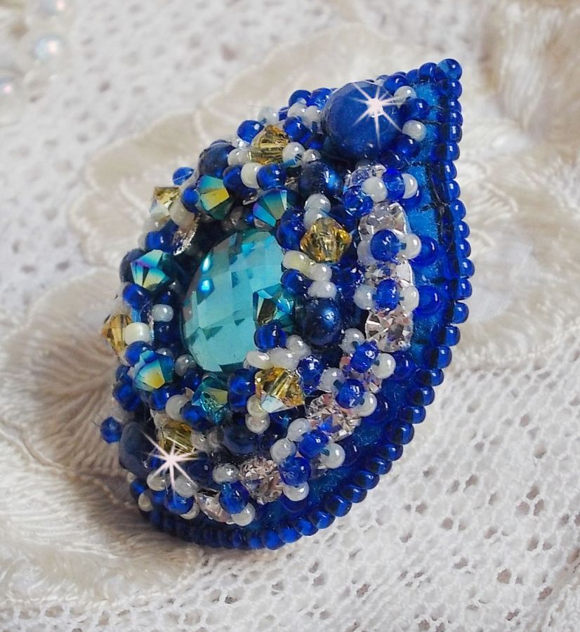 Blue Palace Ring, ein authentisches Design mit blauen Rocailles-Perlen und Swarovski-Kristallen