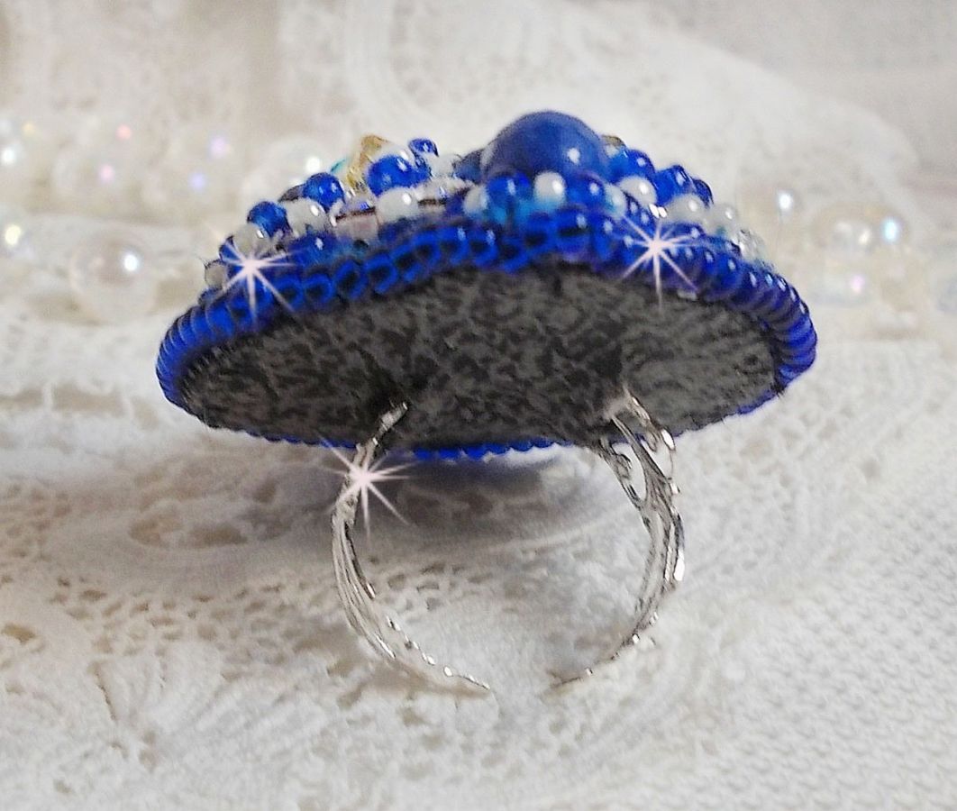 Blue Palace Ring, ein authentisches Design mit blauen Rocailles-Perlen und Swarovski-Kristallen