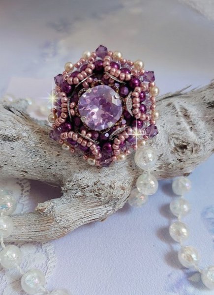 Chinese Purple Stone Ring bestickt mit Swarovski-Kristallen und Rocailles