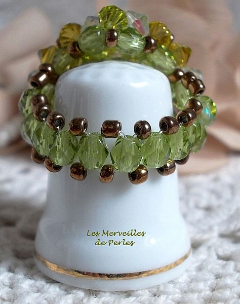 Ring Baiser Vol&eacute; mit Facetten und Kreiseln aus Swarovski-Kristall