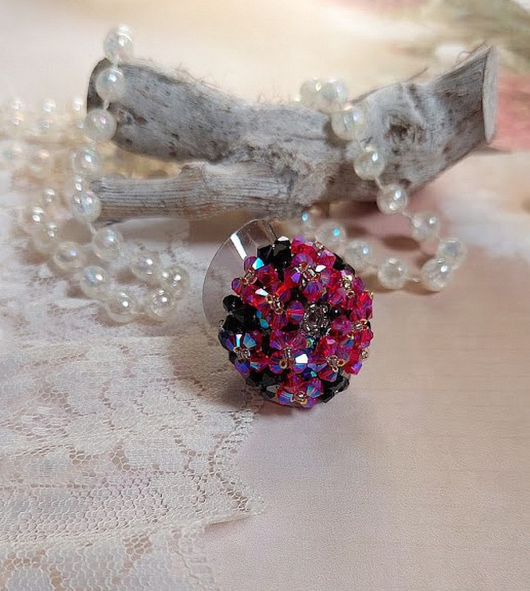 Elegance Ring mit Facetten und Kreiseln aus Swarovski-Kristall