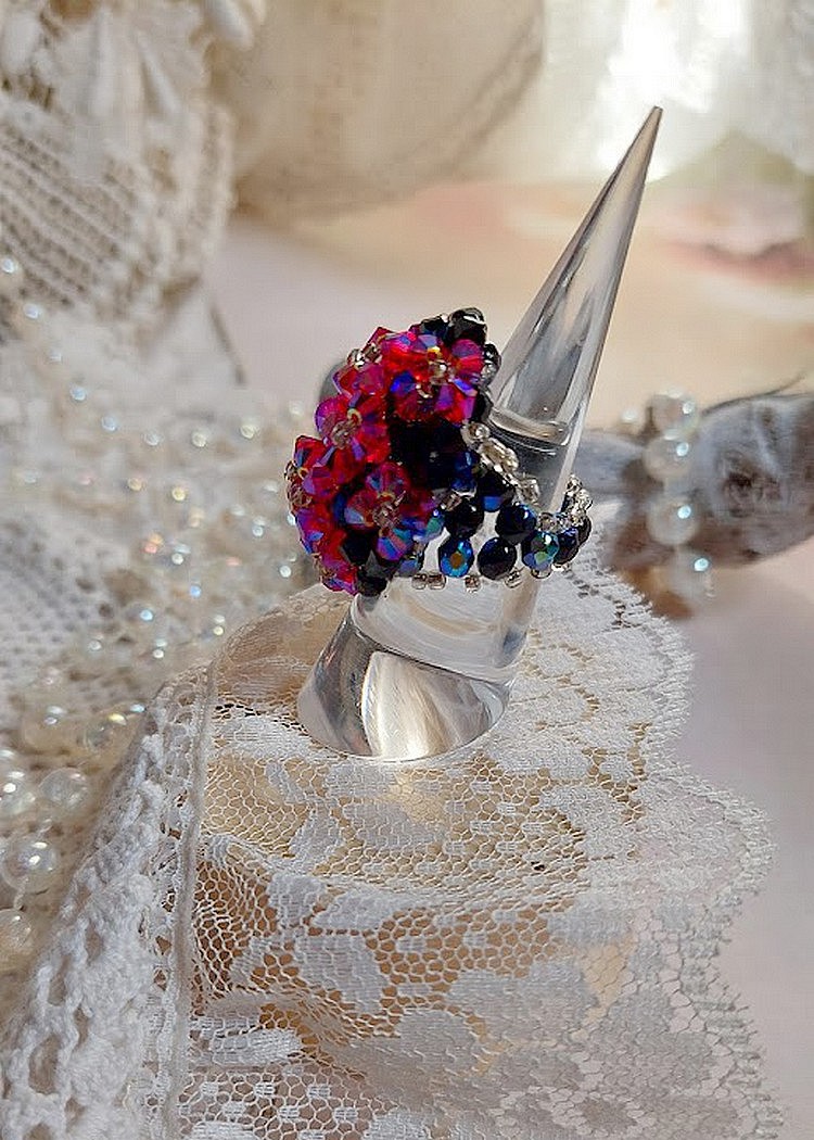 Elegance Ring mit Facetten und Kreiseln aus Swarovski-Kristall