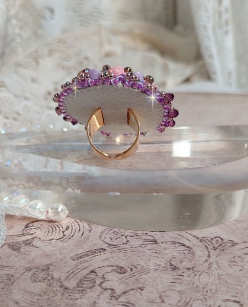 Ring Glace Purple bestickt mit Swarovski-Kristallen und Rosen aus Harz