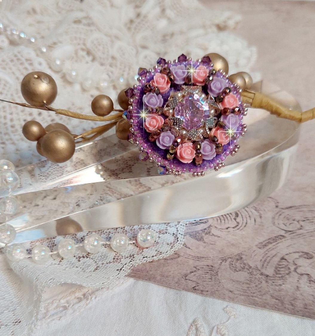 Ring Glace Purple bestickt mit Swarovski-Kristallen und Rosen aus Harz