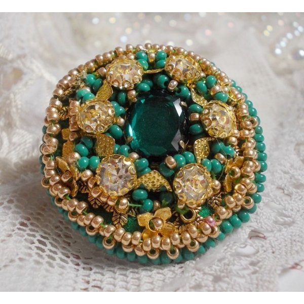 Ring Green Iris bestickt mit einem Mirror Cabochon mit K&auml;tzchen aus Swarovski-Kristall
