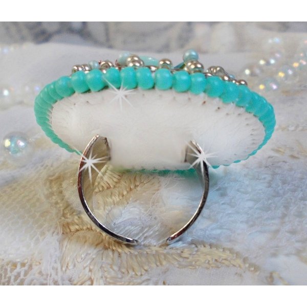 Blue Flowers Haute-Couture-Ring, bestickt mit einer Rose aus Kunstharz und Swarovski-Kristallen 