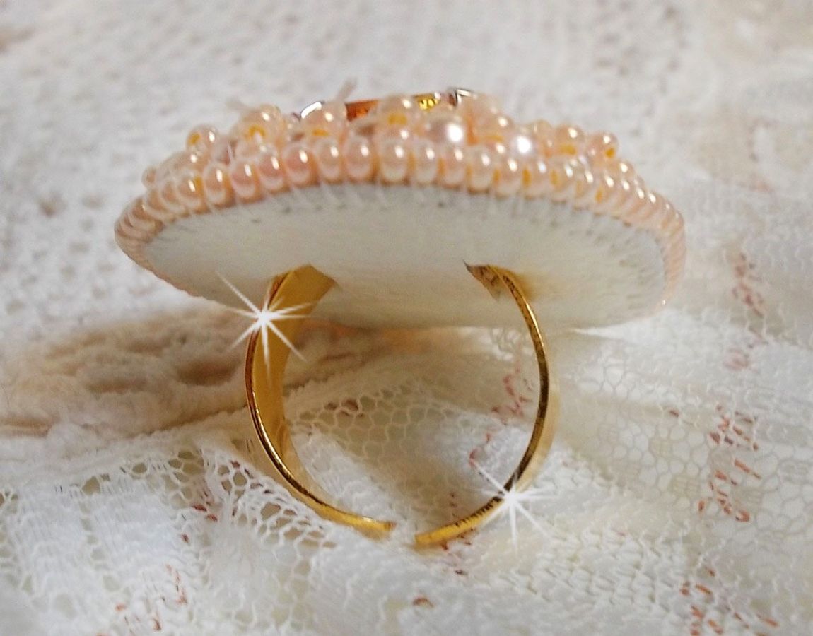 Idylle Beauty Ring bestickt mit Swarovski-Kristallen, Cabochon und Perlen