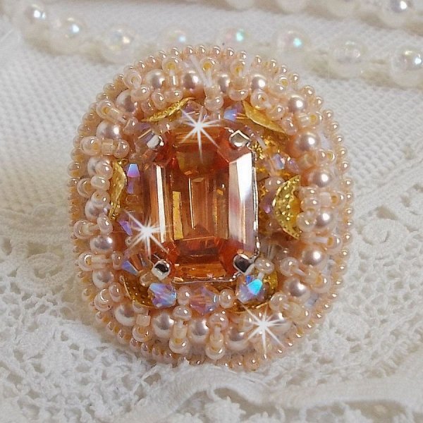 Idylle Beauty Ring bestickt mit Swarovski-Kristallen, Cabochon und Perlen