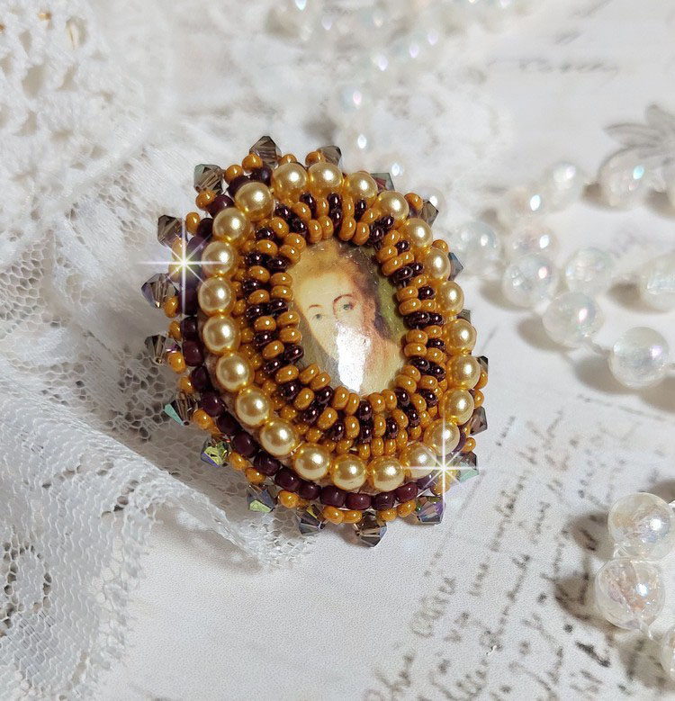 Ring Mme de Pompadour bestickt mit Perlmuttperlen, Swarovski-Kristall, eine sehr schöne Verführung