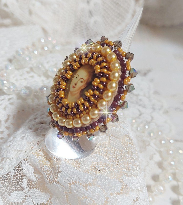 Ring Mme de Pompadour bestickt mit Perlmuttperlen, Swarovski-Kristall, eine sehr schöne Verführung