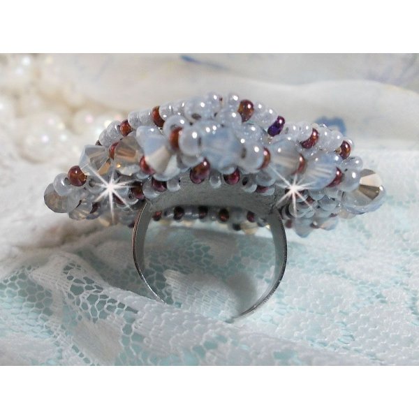 Ring Mademoiselle Bluse bestickt mit Swarovski-Kristallen und schönen Rocailles von qulaité