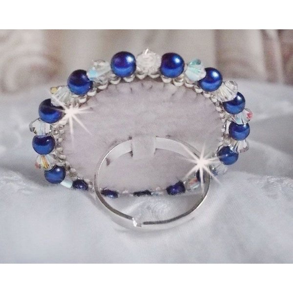 Ring Blauer Nil, bestickt mit einem Lapislazuli und Swarovski-Kristallen