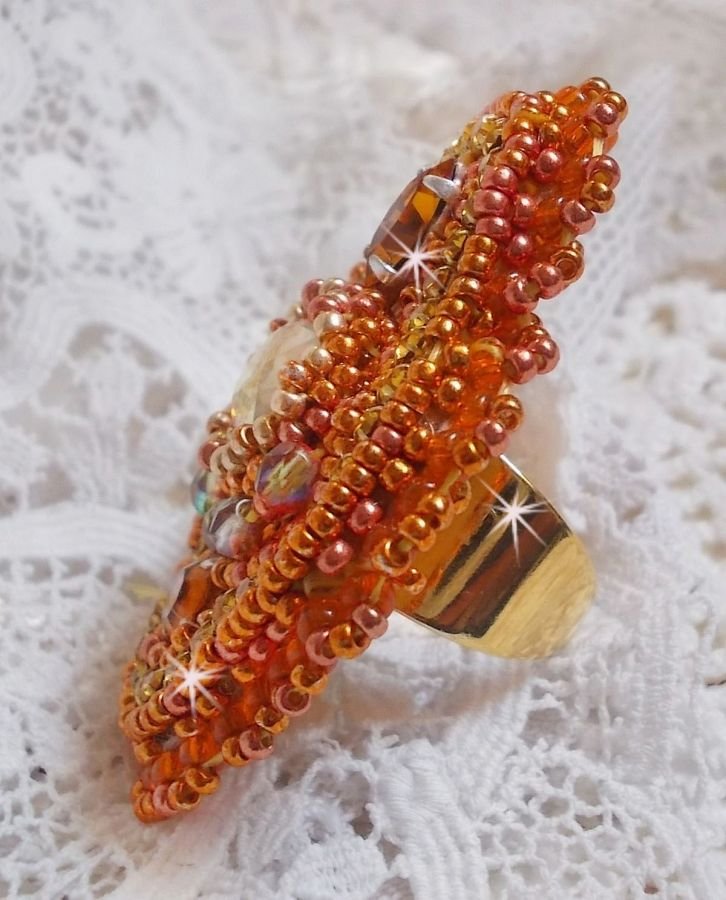 Rumba Ring bestickt mit einem schönen orangefarbenen Swarovski-Kristall, Facetten und Rocailles Miyuki