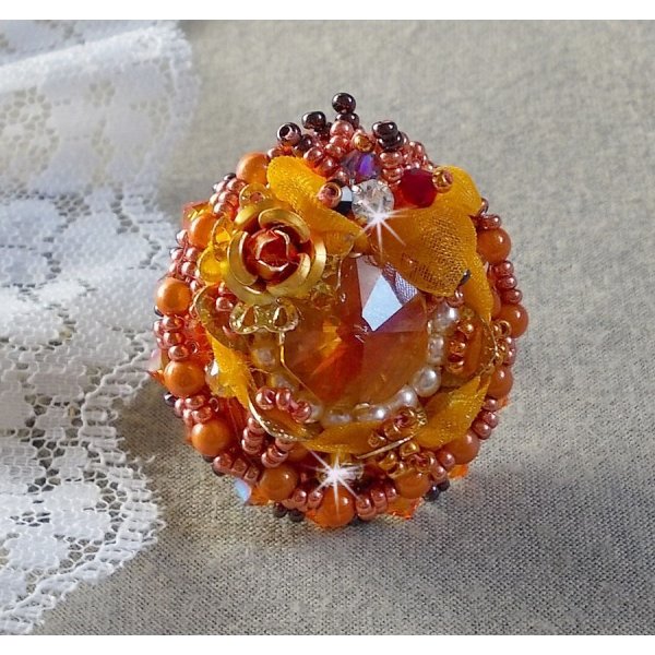 Ring Les R&ecirc;ves d'Acapulco bestickt mit Swarovski-Kristallen, Miyuki-Rocailles, Glas und Perlen im Boho-Ethno-Stil