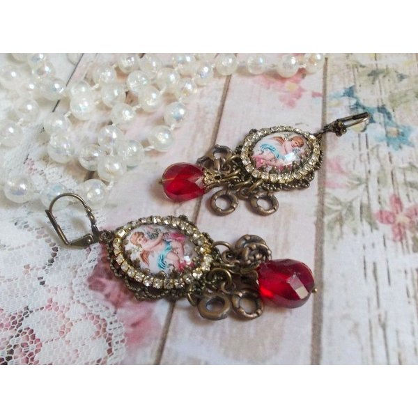 BO Kleiner Engel kreiert mit Lupen-Cabochons, die Engel darstellen, Kristallen, Charms und Glasperlen