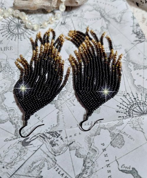 BO Atmosph&egrave;re mont&eacute;es avec des perles de rocailles japonaises en verre et des crochets noires laiton