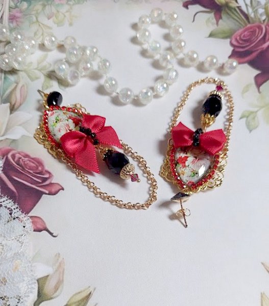 BO Bonheur mont&eacute;es avec cabochons poires, n&oelig;ud satin, cha&icirc;ne strass, gouttes et cristal Swarovski