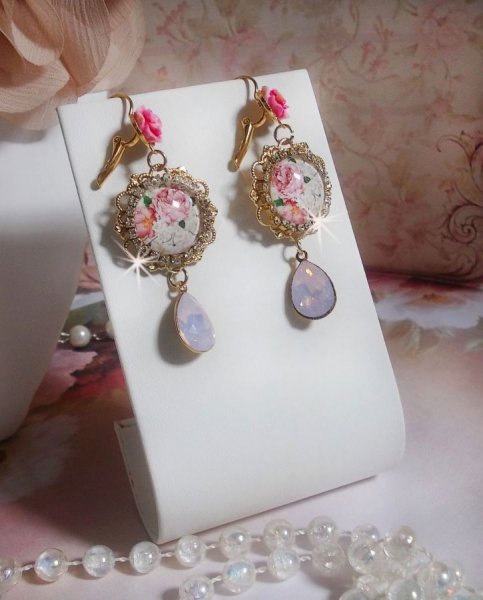 BO Bouquet Valentine kreiert mit Glas-Cabochons Rosenbouquet, Harz Cabochons und Swarovski-Kristallen 