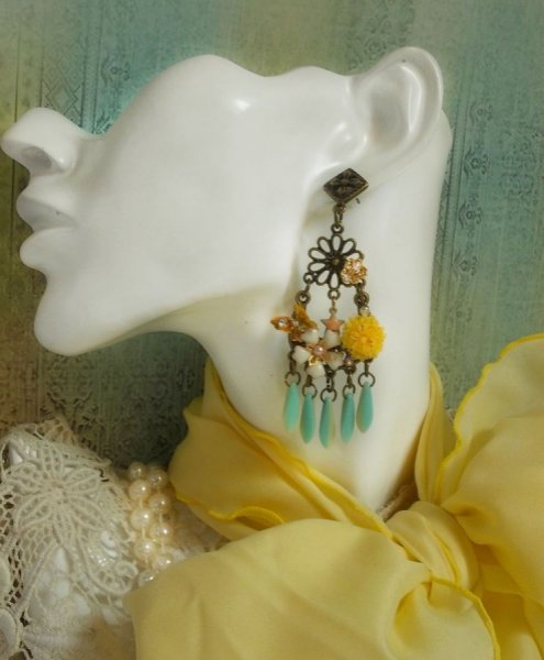 BO Fr&uuml;hlingsherz kreiert mit Dolchen, Harzblumen, Kristallen in PureCrystal und Charms