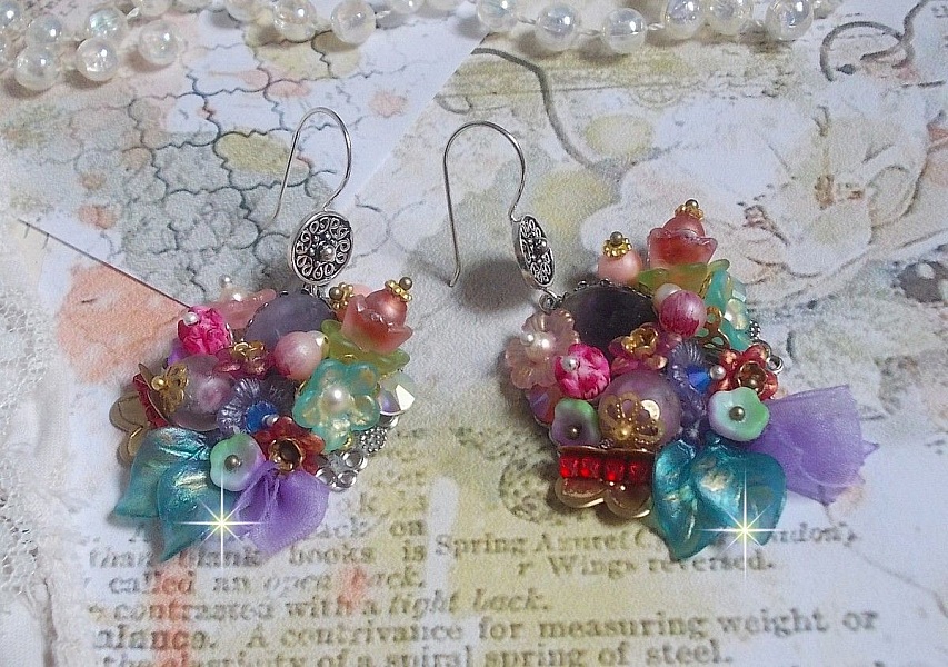 BO Krone Chic Fr&uuml;hling geschaffen mit verschiedenen Blumen, Murano-Perlen, Kristalle, verschiedene Accessoires und Ohrhaken in Silber 925/1000