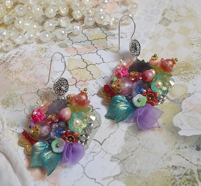 BO Krone Chic Fr&uuml;hling geschaffen mit verschiedenen Blumen, Murano-Perlen, Kristalle, verschiedene Accessoires und Ohrhaken in Silber 925/1000