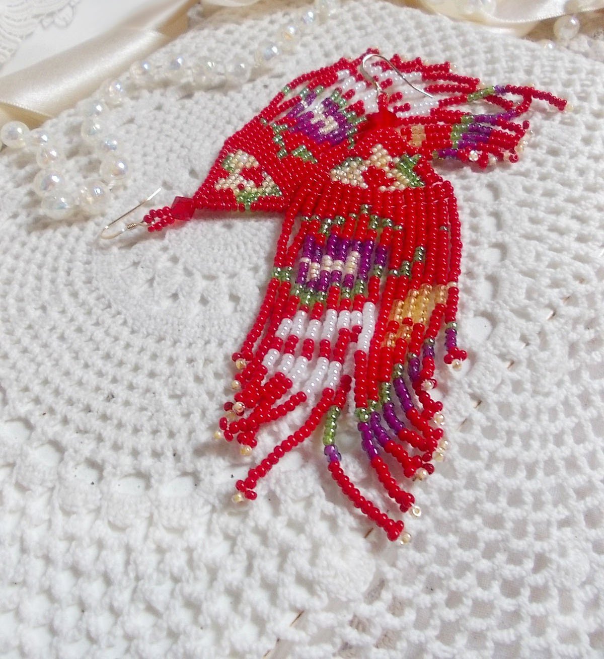 BO Crocus mont&eacute;es avec rocailles en verre, perles cristal Swarovski et crochets Gold Filled 14 carats 