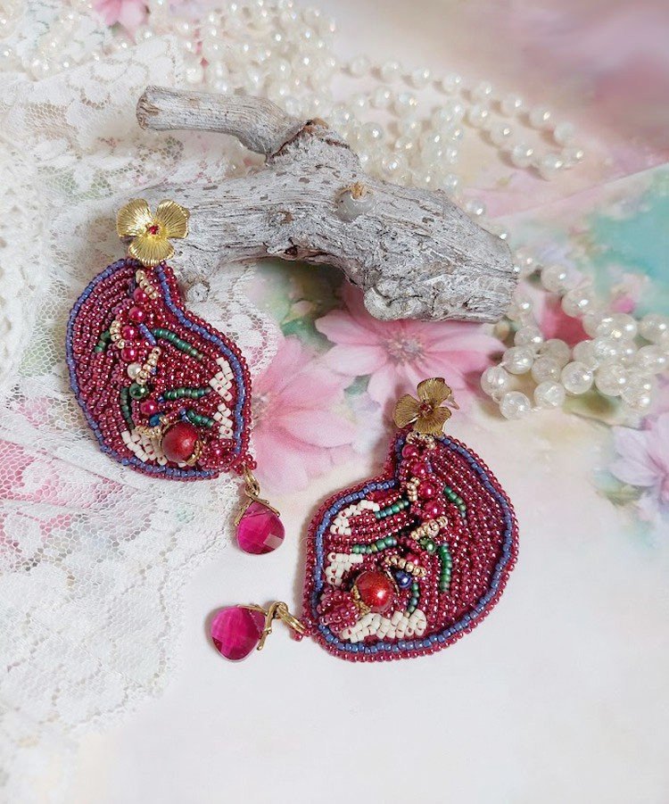 BO Herbstverzauberung bestickt mit Swarovski-Kristallen, Perlmuttperlen und Rocailles