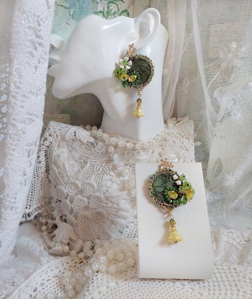 BO Espoir brod&eacute;es avec fleurs et rondes aplaties verres, dentelle, perles Cristal Swarovski