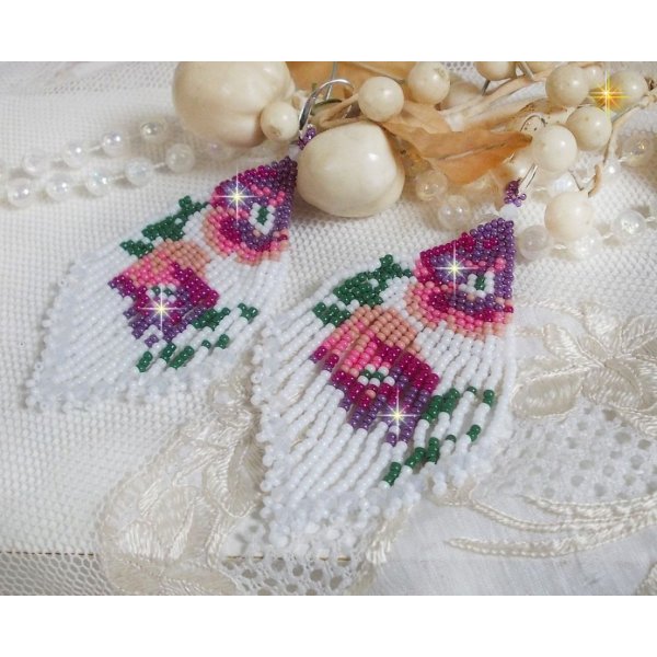 BO Kirschbl&uuml;ten kreiert mit Rocailles in den Farben Opaque White, Pink in verschiedenen Schattierungen, Gr&uuml;n mit Toupies