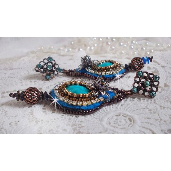 BO Ilycia Charming bestickt mit zwei facettierten Cabochons in Türkis-Grün und Swarovski-Kristallen