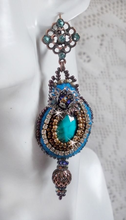 BO Ilycia Charming bestickt mit zwei facettierten Cabochons in Türkis-Grün und Swarovski-Kristallen