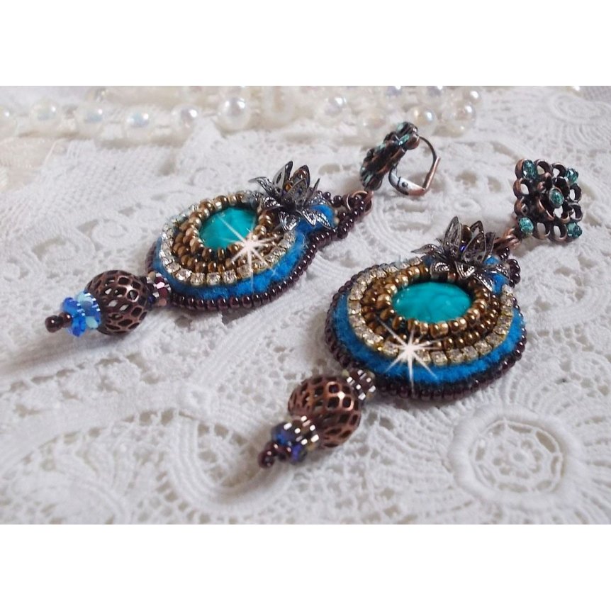 BO Ilycia Charming bestickt mit zwei facettierten Cabochons in Türkis-Grün und Swarovski-Kristallen