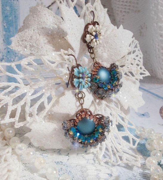 BO Lou Petrol cr&eacute;&eacute;es avec cristaux de Swarovski, perles en verre et fleurs &eacute;poxy 