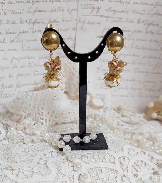  BO Lumi&egrave;re Opale White cr&eacute;&eacute;es avec perles verres, perles de gemme et clips en laiton dor&eacute;